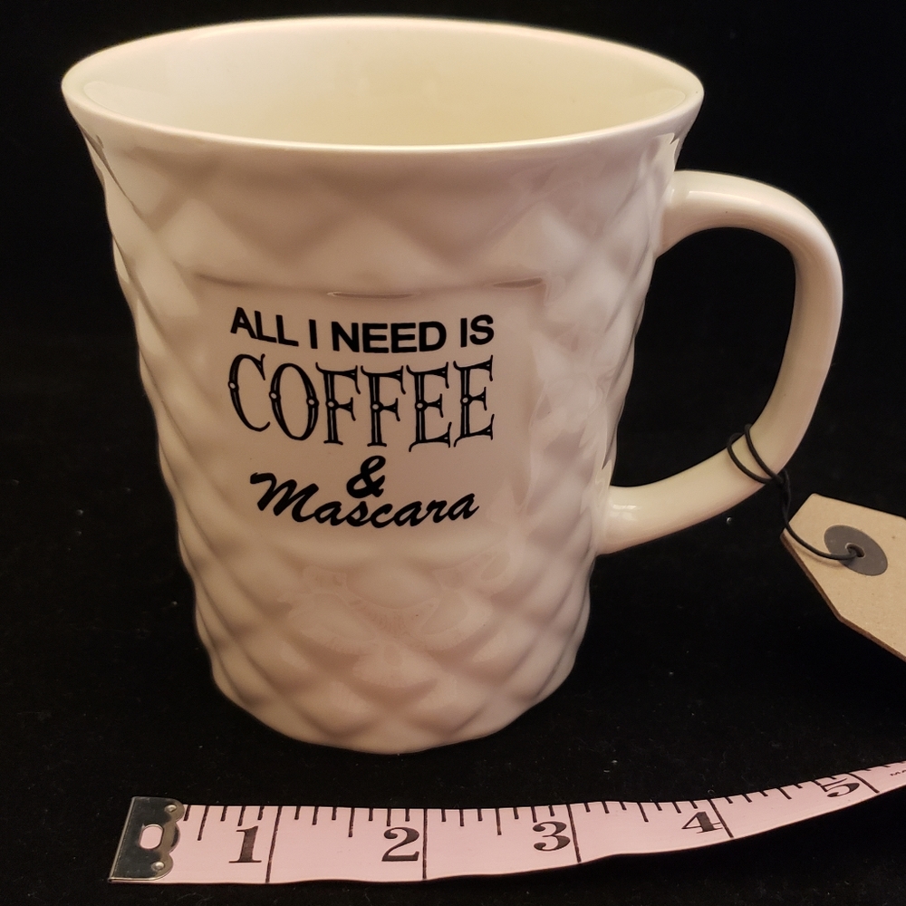 Makeup themed coffee mug NWT quilted mug brush holder